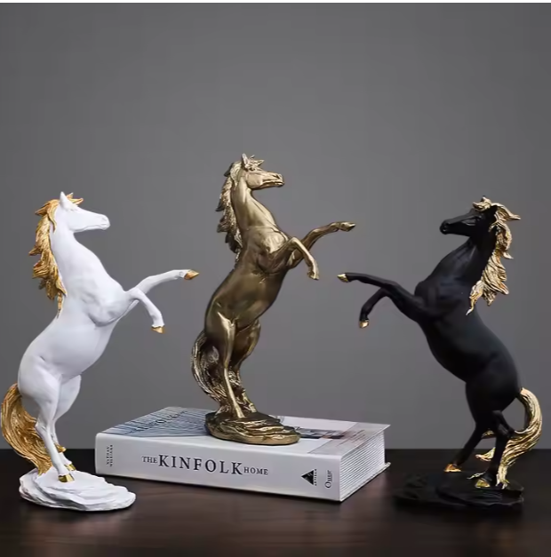 Luxury Home Decor Exquisite Horse Statue Modern Animal Art Sculpture Golden Horse Resin Ornament for Living Room Office Decor