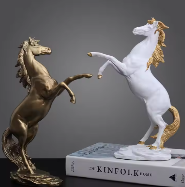 Luxury Home Decor Exquisite Horse Statue Modern Animal Art Sculpture Golden Horse Resin Ornament for Living Room Office Decor