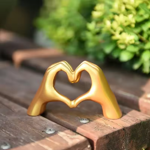 Statue de main de coeur d'or, sculpture de geste de main, amour, doigt, moderne, salon, chambre à coucher, bureau à la maison, décoration, nouveau